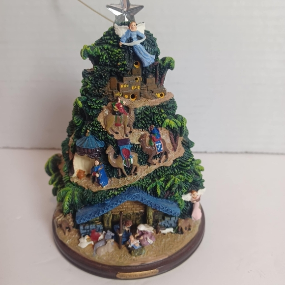 Thomas Kinkade Other - Thomas Kinkade 5.5" NATIVITY ORNAMENT Glory Newborn King Lighted Christmas Decor